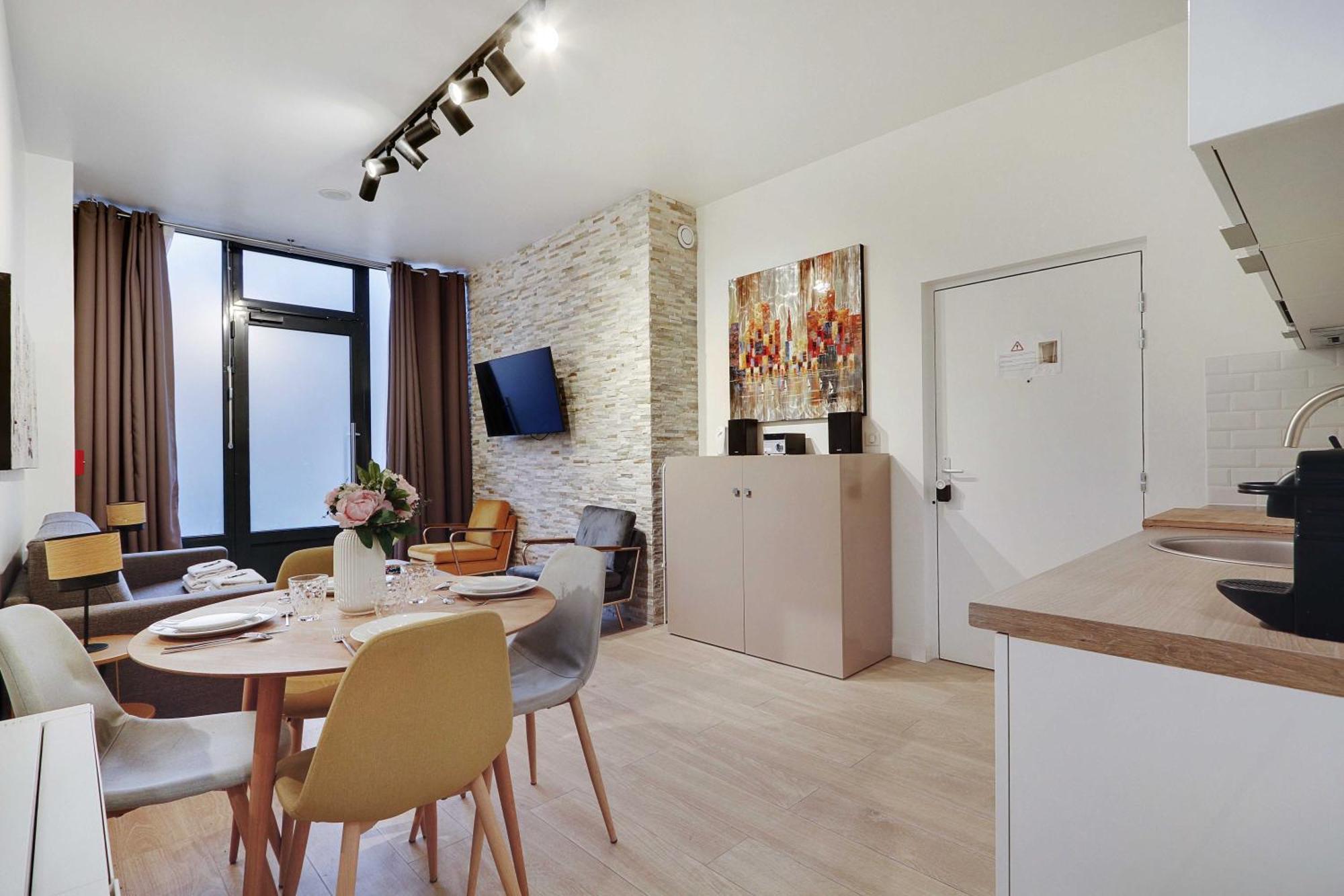 Intimate Apartment With Air Conditioner & Jacuzzi 2Br 6P Montmartre Paris Bagian luar foto